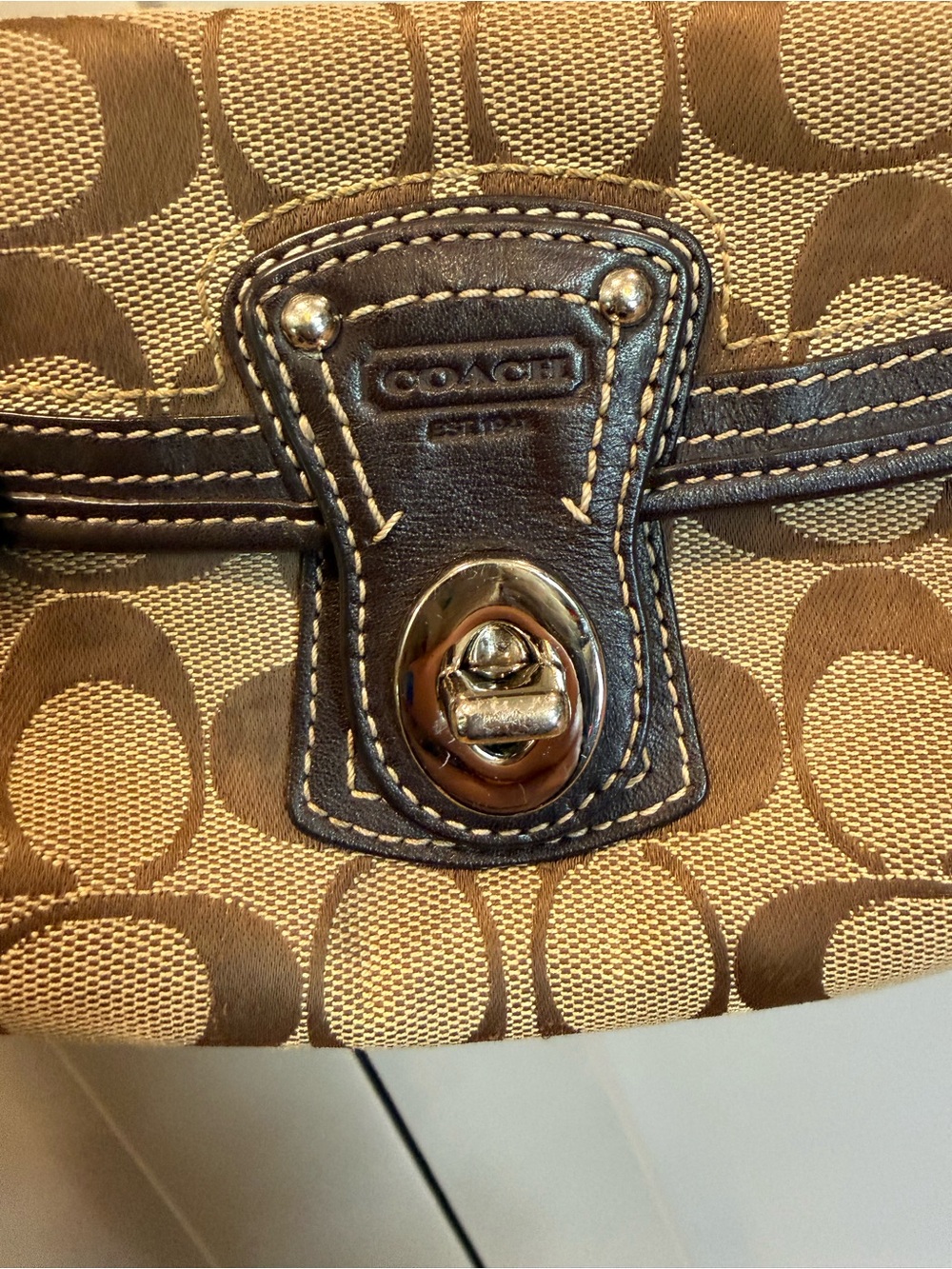 Coach Legacy Signature Canvas Turn Lock Wristlet - Picture 4 of 8